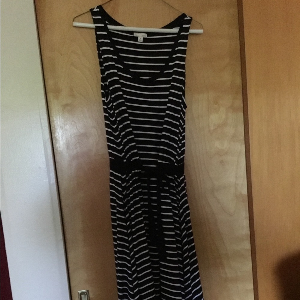 High low sleeveless dress with drawstring belt